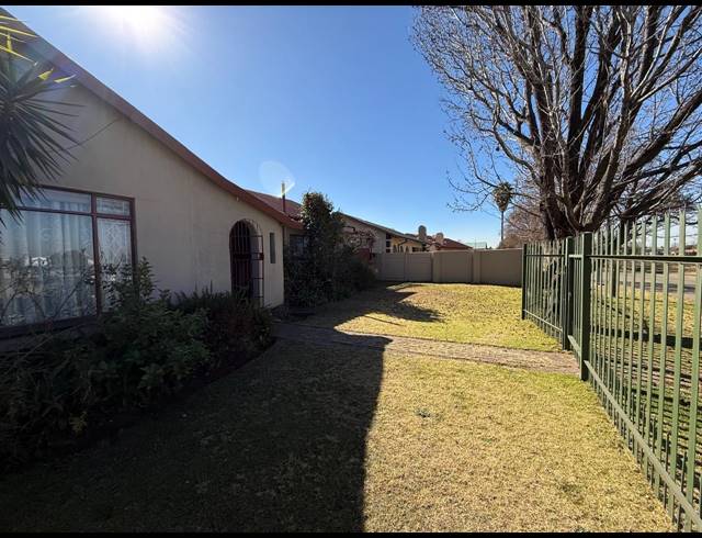 4 BEDROOM HOUSE FOR SALE IN VANDERBIJLPARK CE 5